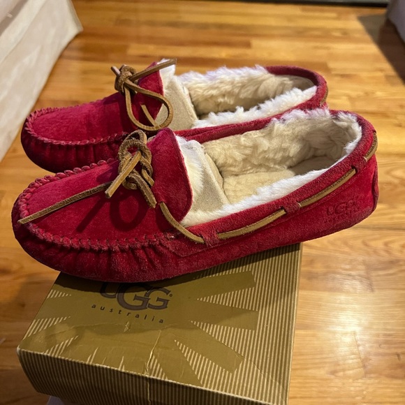 Ugg - Picture 3 of 5